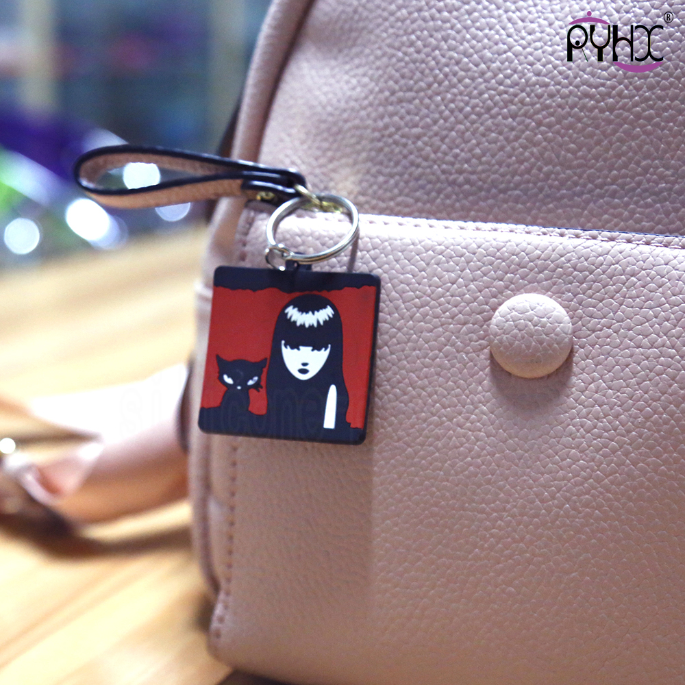 car key chain suitable for hanging on the backpack, it looks cool.