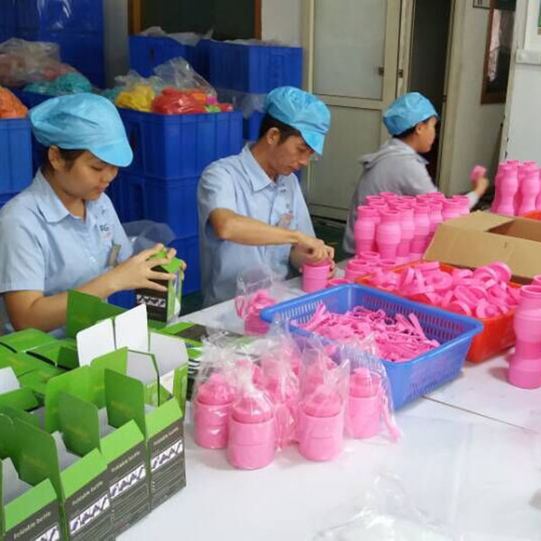 CUSTOM foldable water bottles,BPA Free,soft silicone and rubber.